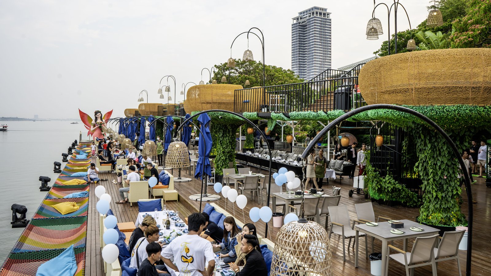La Vida Floating Restaurant